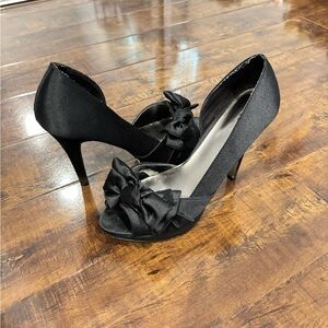 Elegant Black Satin Heels with Bow
